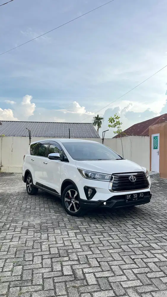 Toyota Inova 2,4 Venturer 2022 (Odo 57 Ribuan)