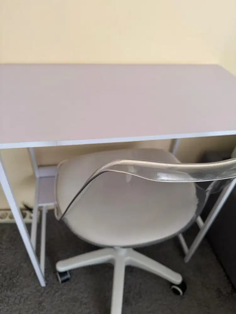 set meja dan kursi putar