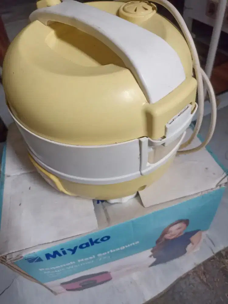 Miyako MCM-512C adalah magic warmer