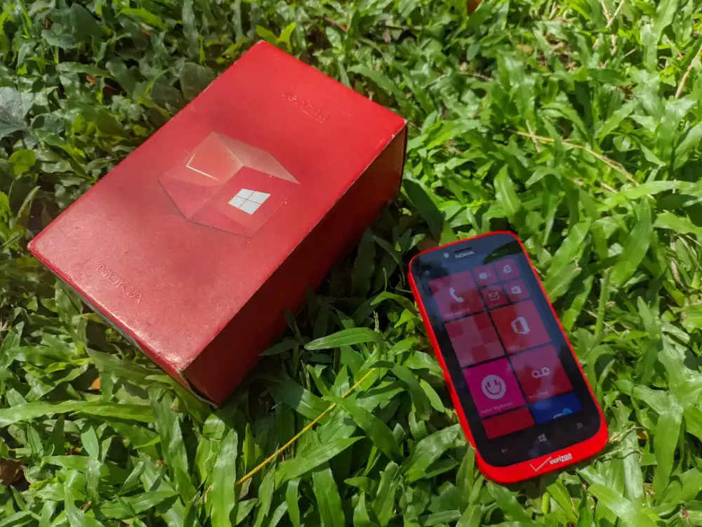PRELOVED | Nokia Lumia 822