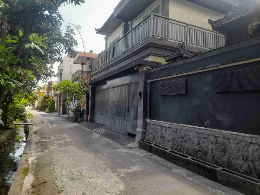 dijual rumah lantai 2