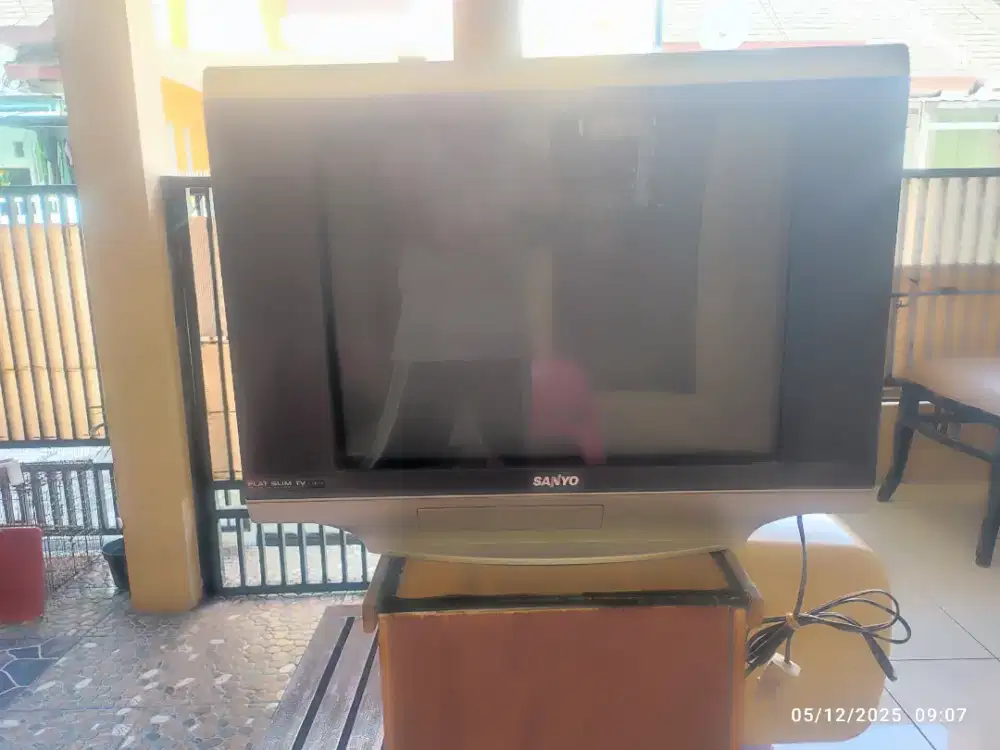 TV Tabung Slim merk Sanyo