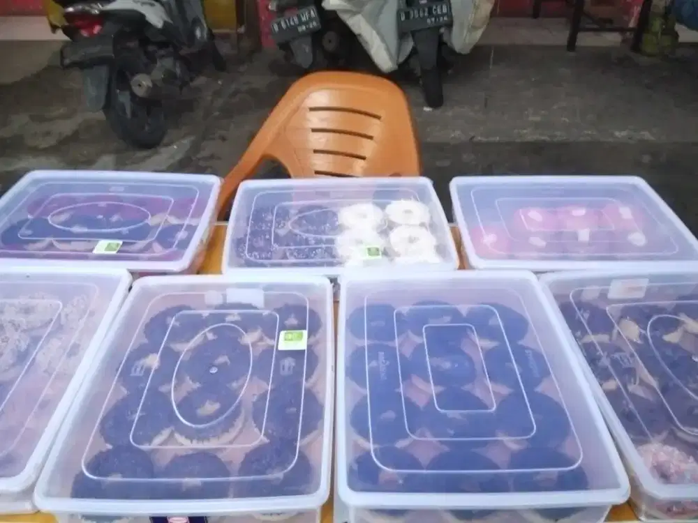 Dibutuhkan penjaga toko donat