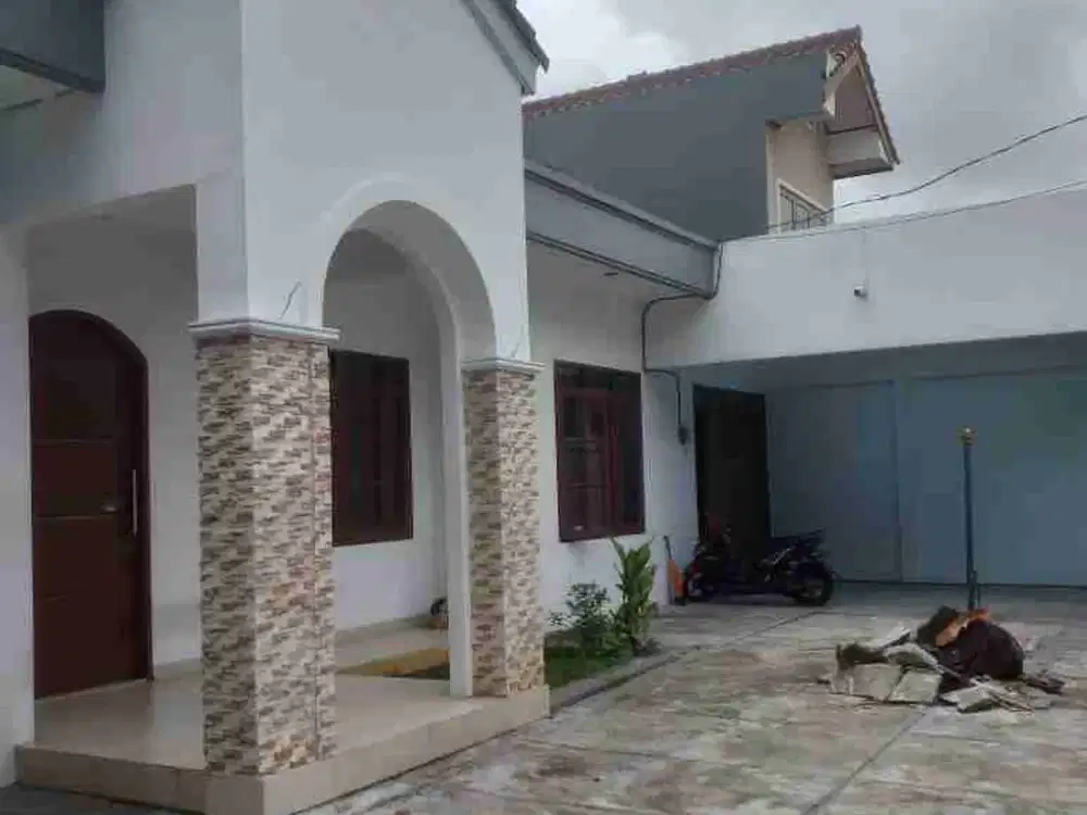 Disewakan Rumah di Jl. Cempaka Putih Tengah, Cempaka Putih, Jakarta Pusat.