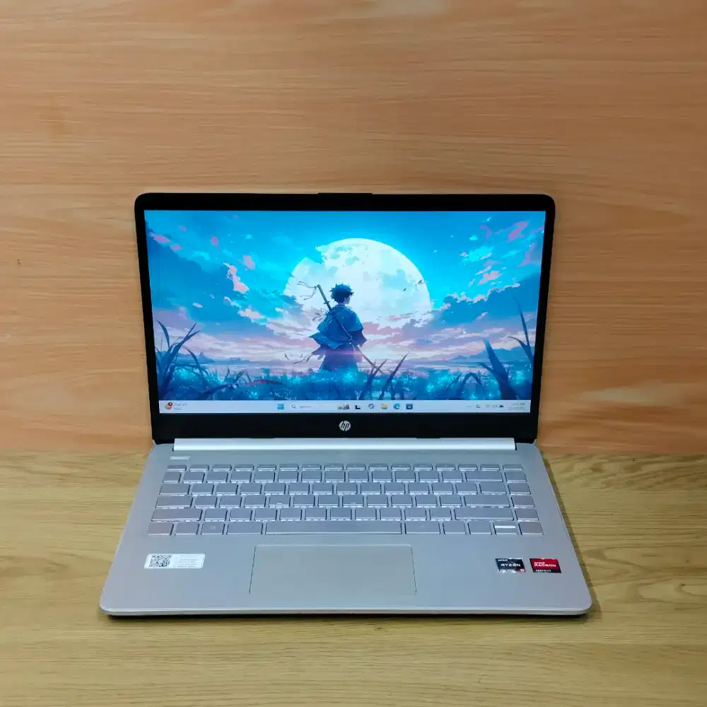 Laptop Hp 14s amd ryzen 5-5500U radeon graphics ram 8gb/ssd 512gb