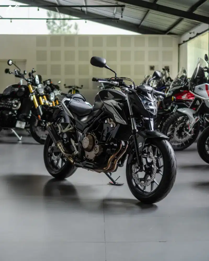 Honda CB500F Matte Gunpowder Black & Silver 2016