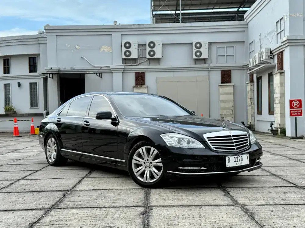 (km 26rb)Mercy S350L AT. Tahun 2014. Hitam. Perfect cond