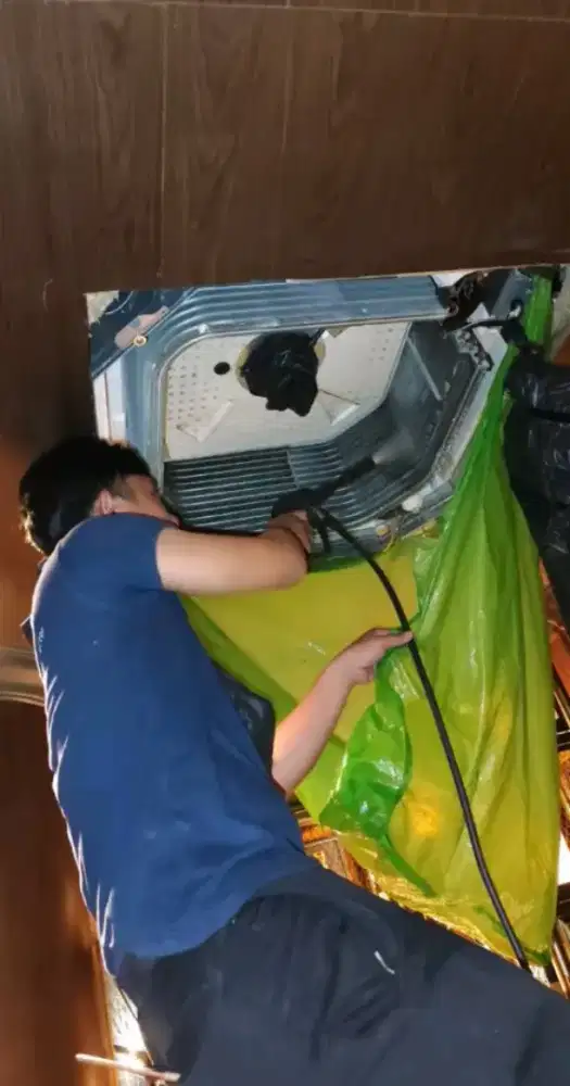 SERVICE AC PERBAIKAN DAN MAINTENANCE