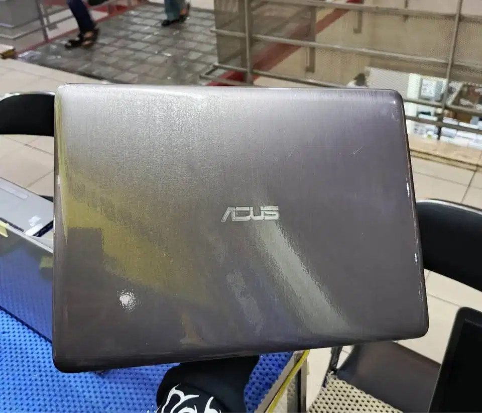 Laptop Asus Core i5 8GB Double VGA -Slim Cocok Gaming Desain Editing