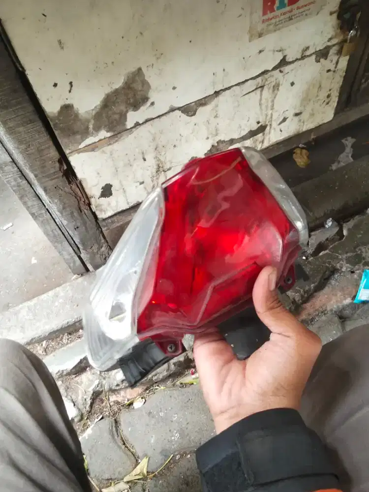 jual buat lampu belakang beat deluxe gen 1