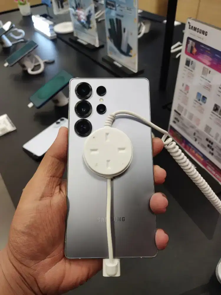 Samsung S25 Ultra 12/256 Gb Free Buds3 Fe & Spiker