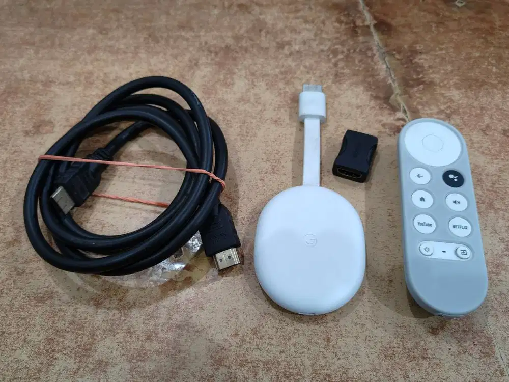 Google Chromecast With Google TV (HD) Original Fullset Second Like New