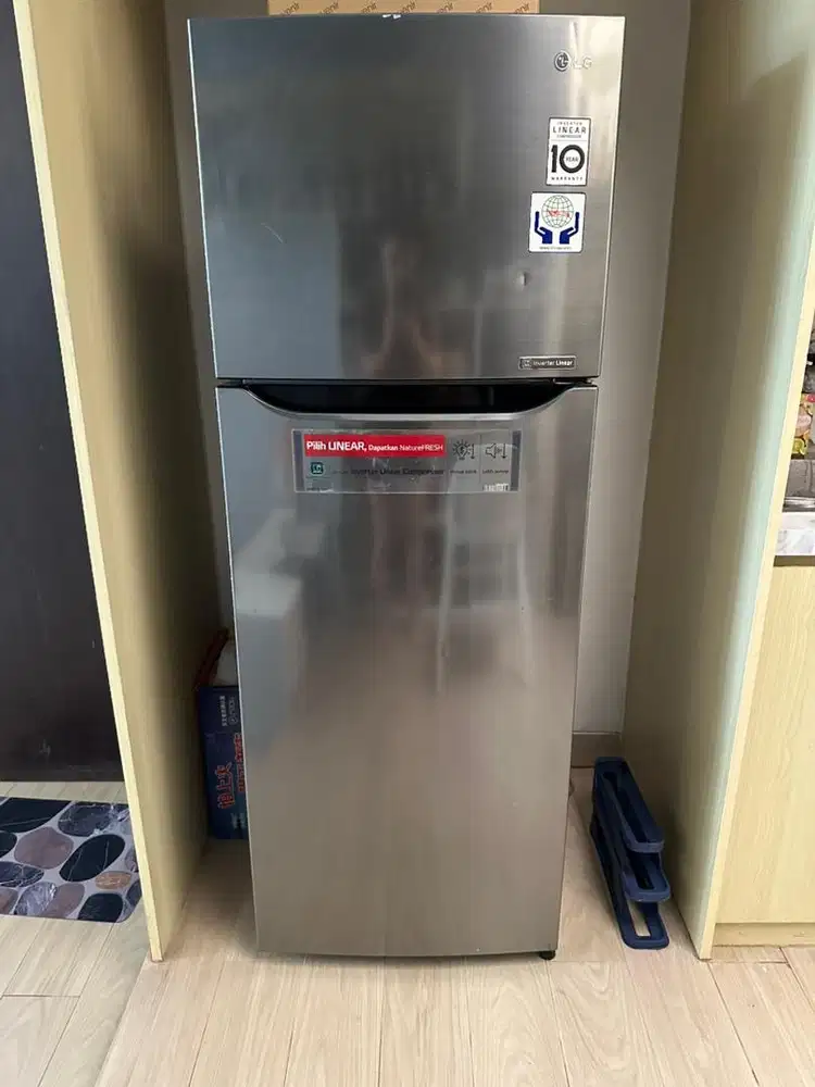 Kulkas LG 2 pintu inverter good condition