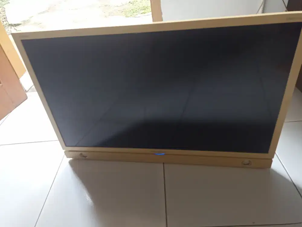 Polytron

LED Tipe/Model: PLD 32D906W  32inci