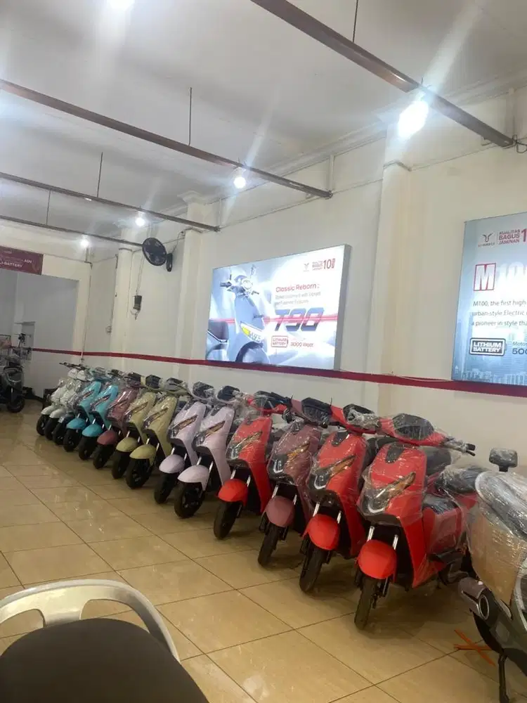 Sepeda dan motor liatrik uwinfly