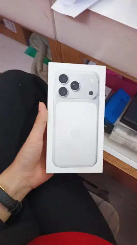 NEW bisa kredit 0% Iphone 17 pro dan tukar tambah garansi ibox