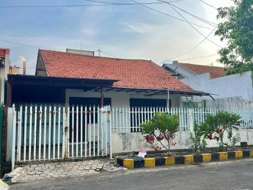 Jual Hitung Tanah! Rumah 1 lantai di Rungkut Asri Tengah