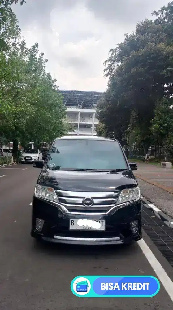 Dijual Nissan Serena 2.0 HWS 2013 AT Hitam Jakarta