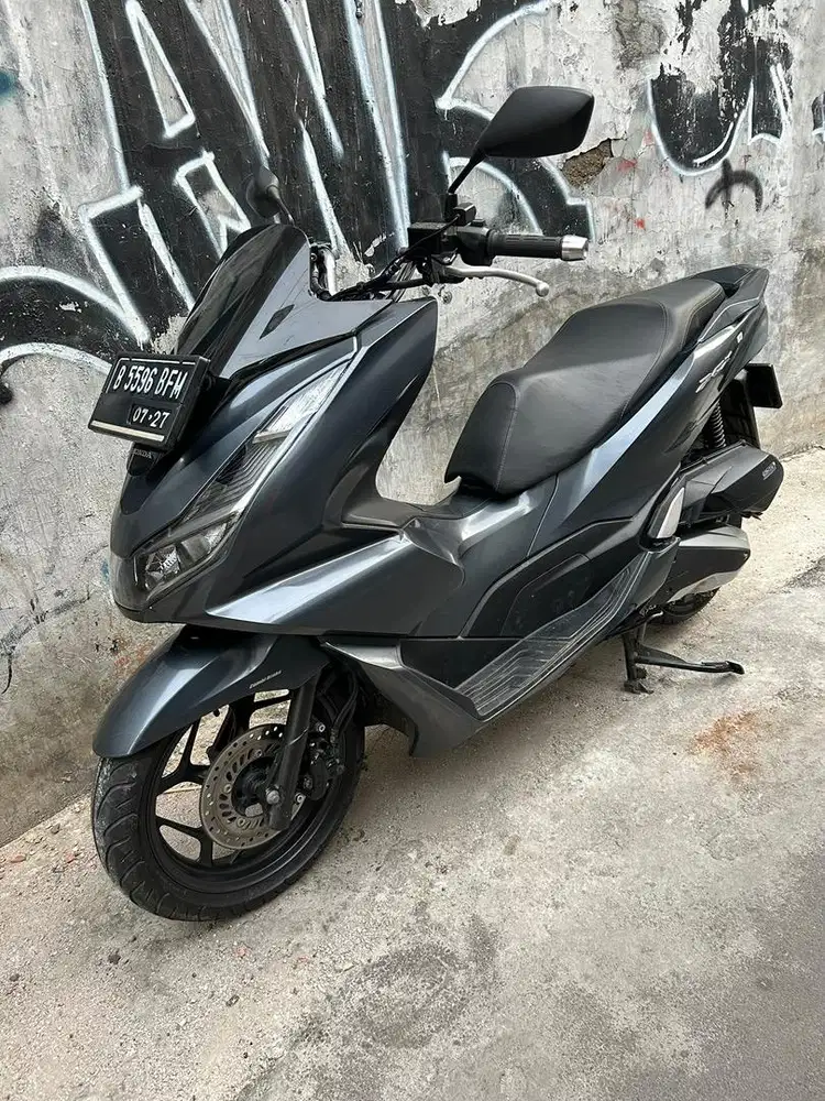 Honda pcx 160 cbs 2022 abu-abu tangan pertama istimewa