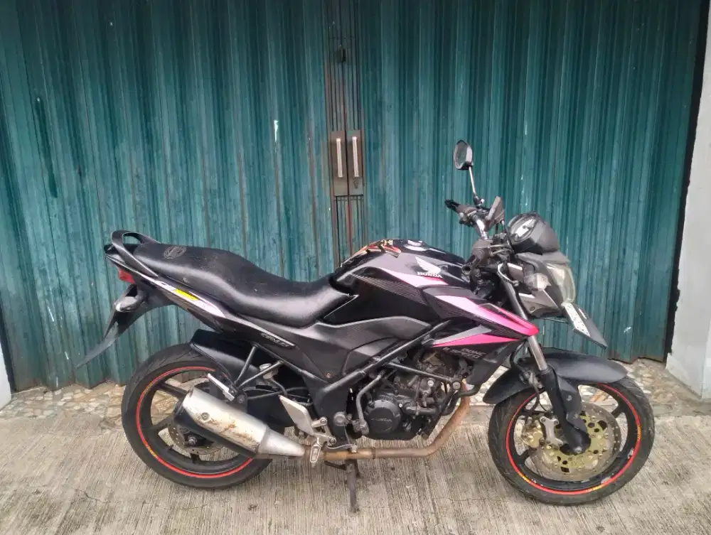 HONDA CB150R 2014 MOTOR BISA TUKER-TAMBAH GAN