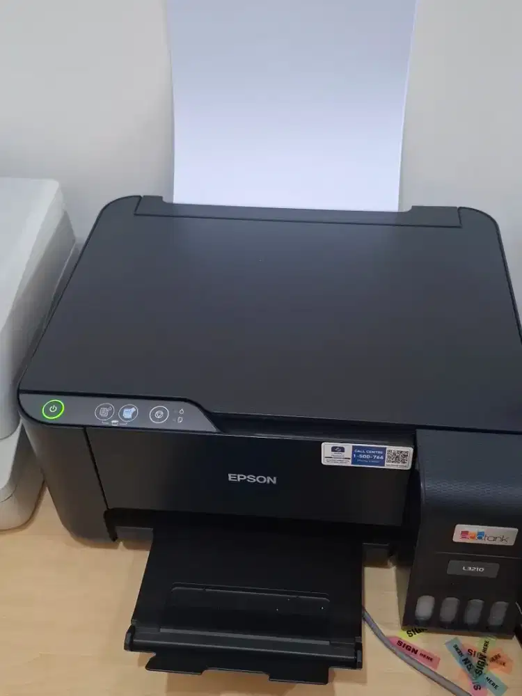 printer Epson berwarna dan hitam putih