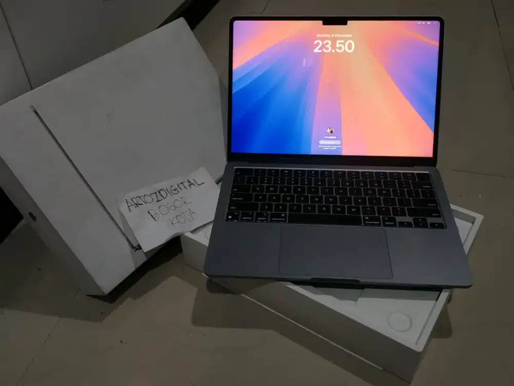 Macbook air M3 iBox fullset mulus bh 100% harga nett ya