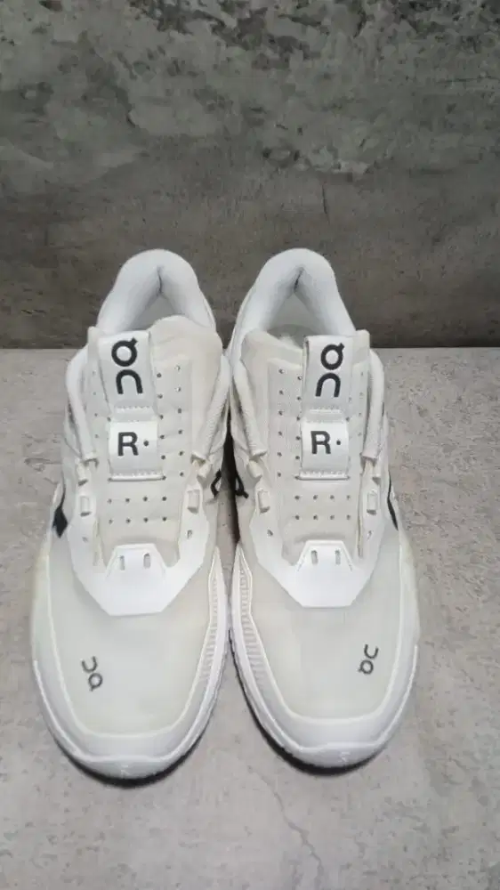 Sepatu tennis ON The Roger Pro 2 for Men  no 42