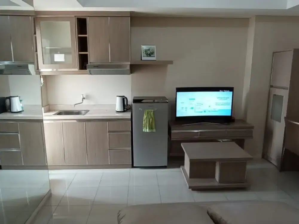 ready disewakan apartemen green lake sunter,tipe 2bedrooms full furnished,view laut priok,hadap timur,AC 2,waterheater