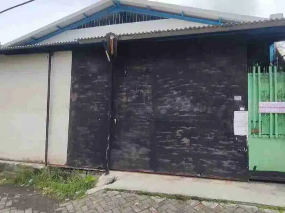 DISEWAKAN LEBAK ARUM‼️ RUMAH SEMI GUDANG SURABAYA TIMUR