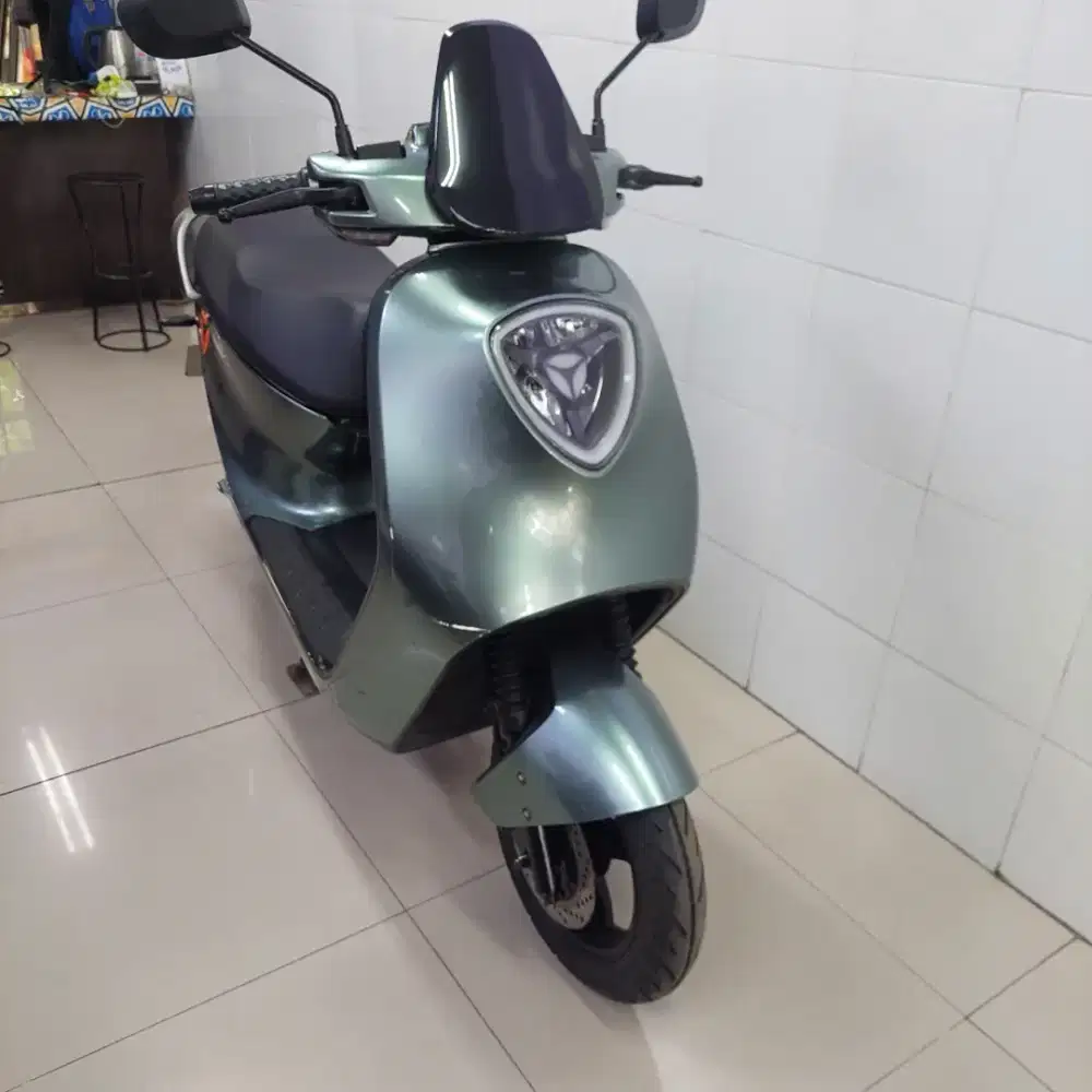 Motor listrik yadea G6 2023