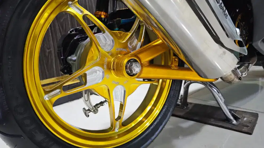 UD ENY MOTOR- YAMAHA MIO 5TL TAHUN 2004 CIAMIK