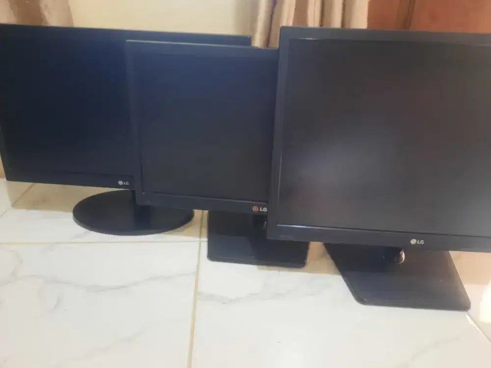 3Unit Bayarin aja Monitor 20in-1/19in-2(Jual Kondisi Mati)No adaftor