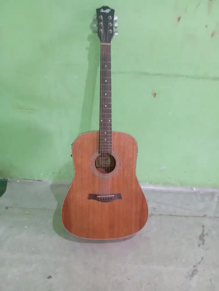 Gitar bekas Cowboy