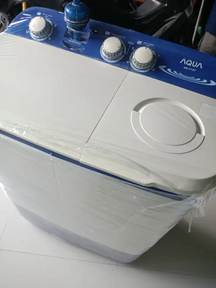Mesin cuci 2 tabung merk Aqua japan kapasitas 8kg mulus