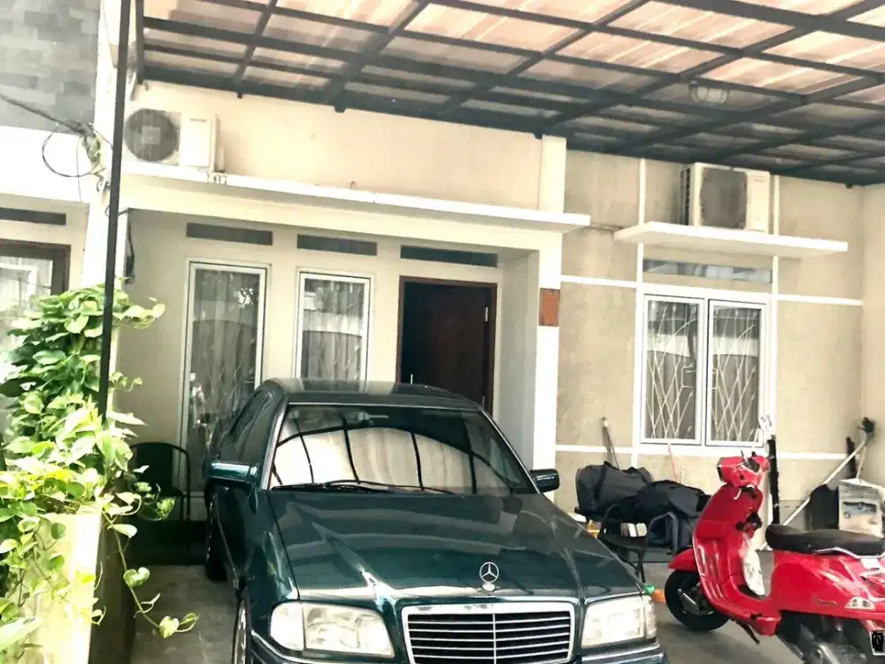 Brand New Rumah Dalam Townhouse Nuansa Batavia. Unfurnished.