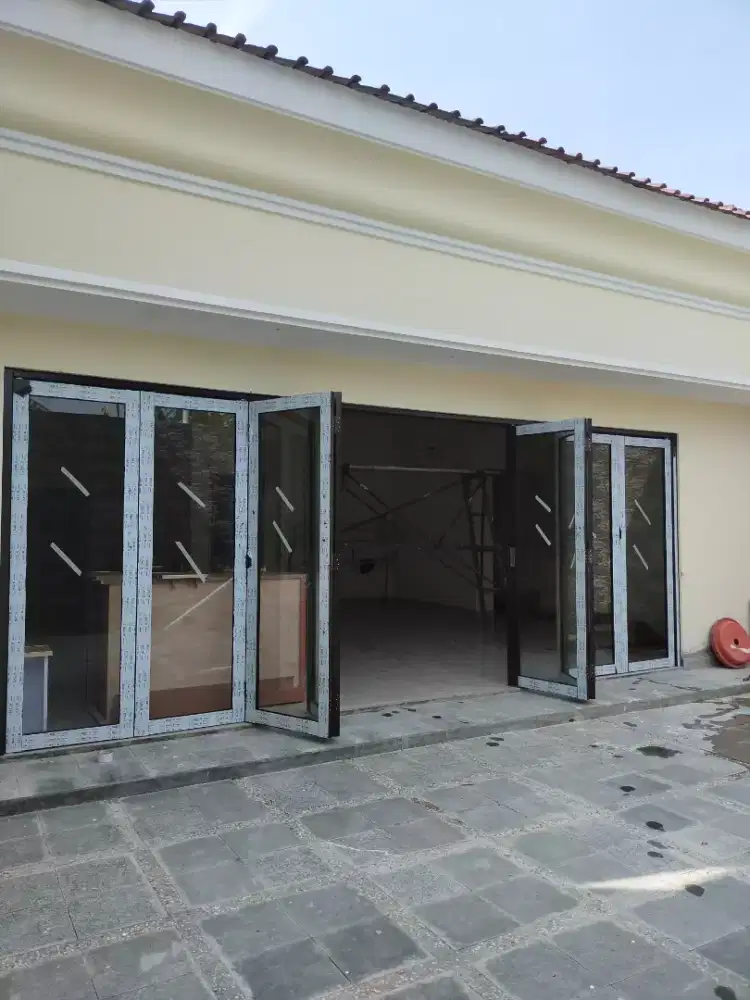 KUSEN, JENDELA DAN PINTU ALUMINIUM