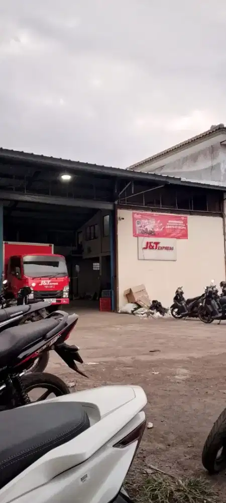 KURIR MOTOR J&T EXPRESS