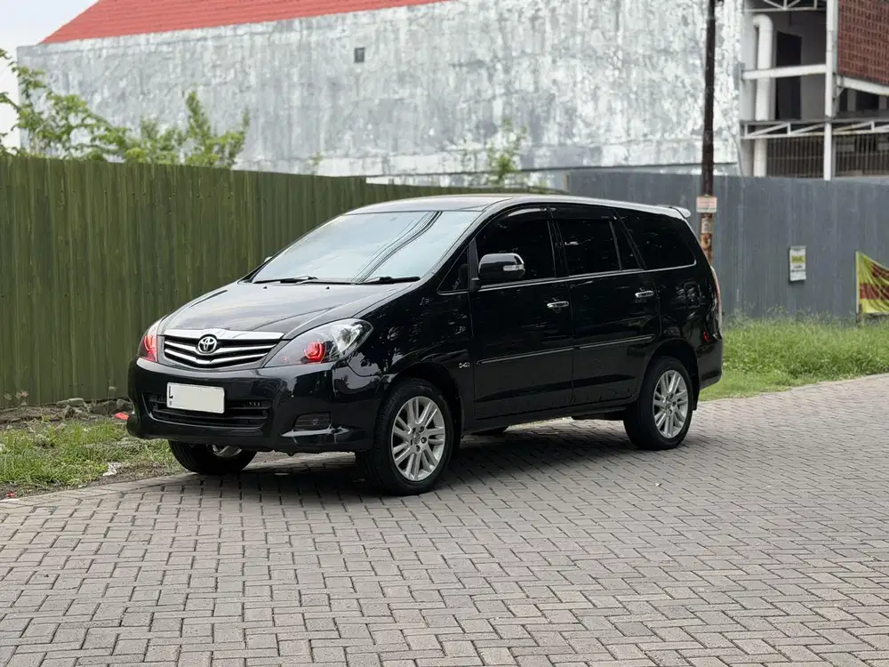 Toyota Innova 2.5 V Diesel Manual / MT 2010 Istimewa