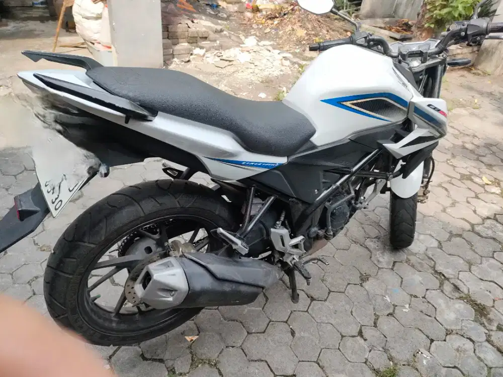 Honda CB150R Led 2015 Putih