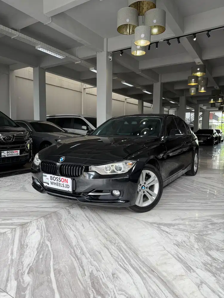 CASH 2014 BMW 320i Sport F30 TERMURAH