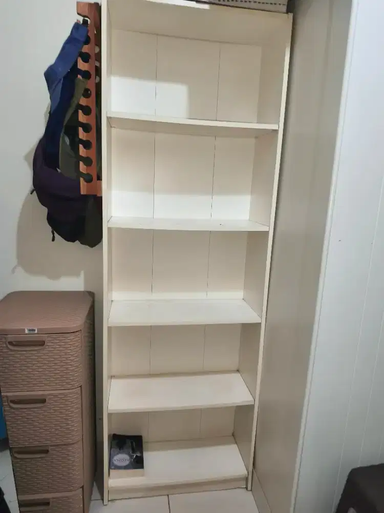 Dijual lemari rak buku bekas Brand Ikea