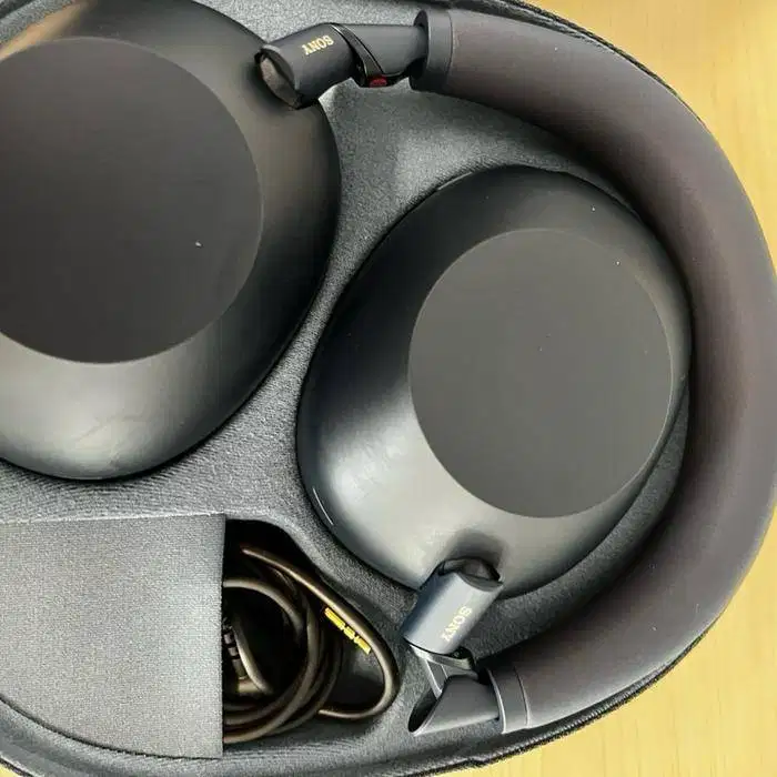 Sony Wh-1000XM6 Blue like new