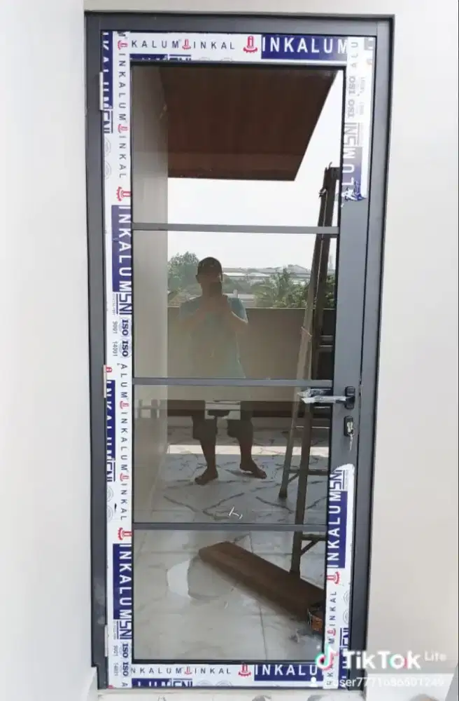 Kusen pintu dan jendela alumunium