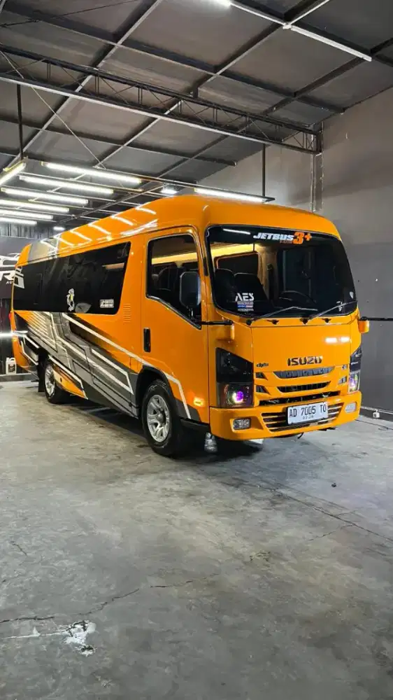 ElF giga karoseri adiputro 2022