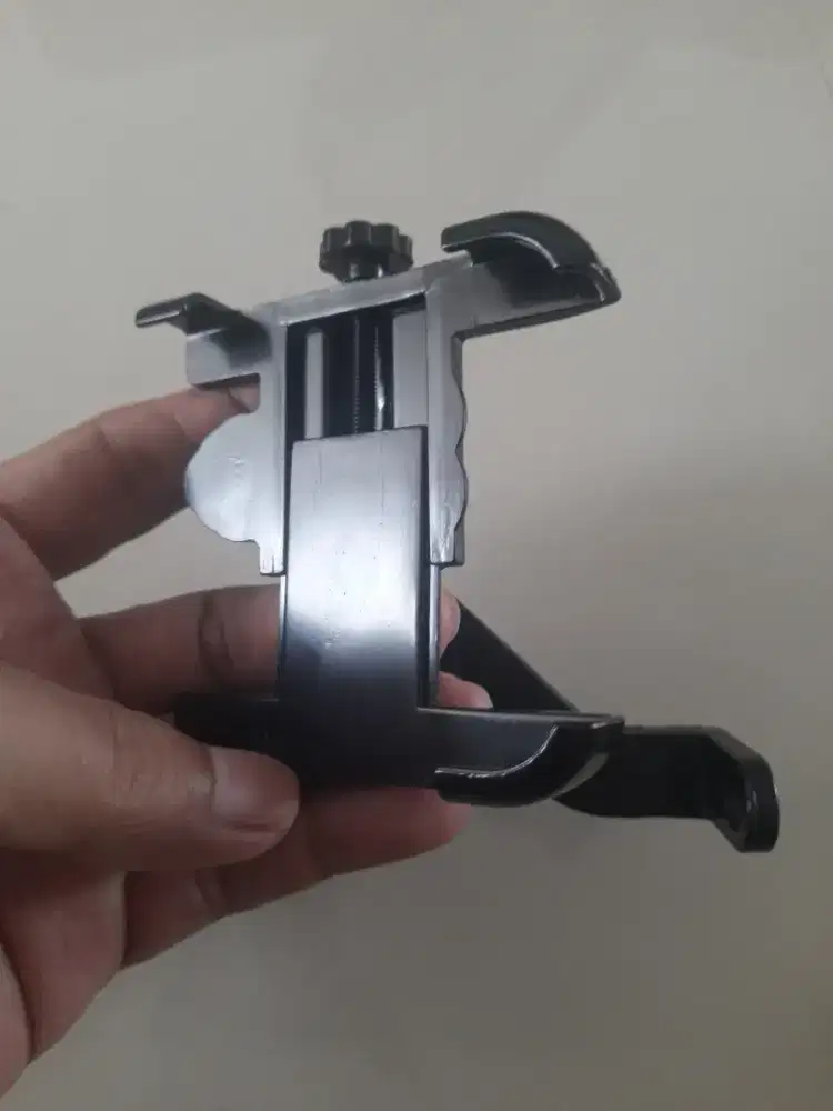 Holder HP Motor Bahan Besi Kuat Universal