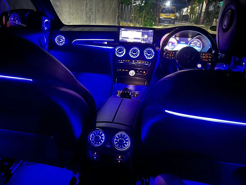 Mercedes-Benz C300 2019 Bensin