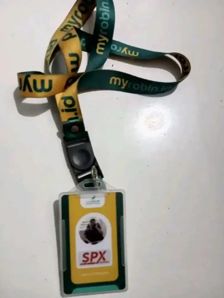 Kurir motor dan driver