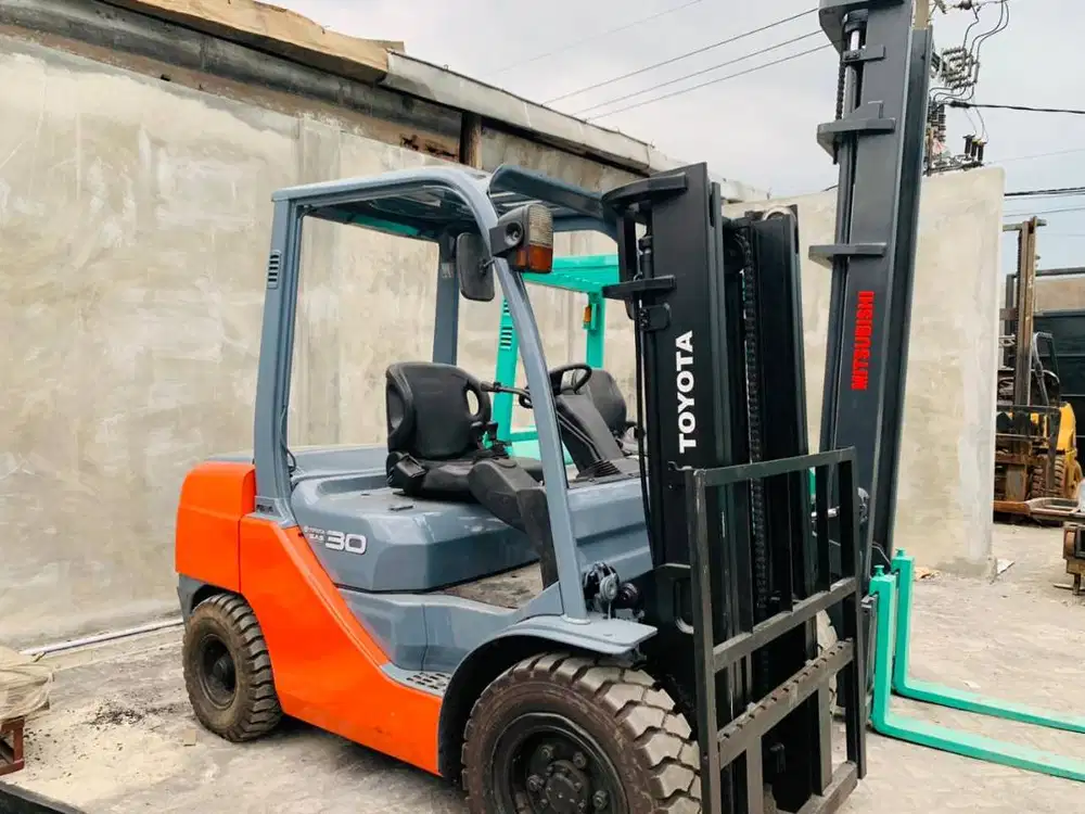 FORKLIFT TOYOTA 3 TON MAST TWO STAGE LANGSUNG PEMILIK