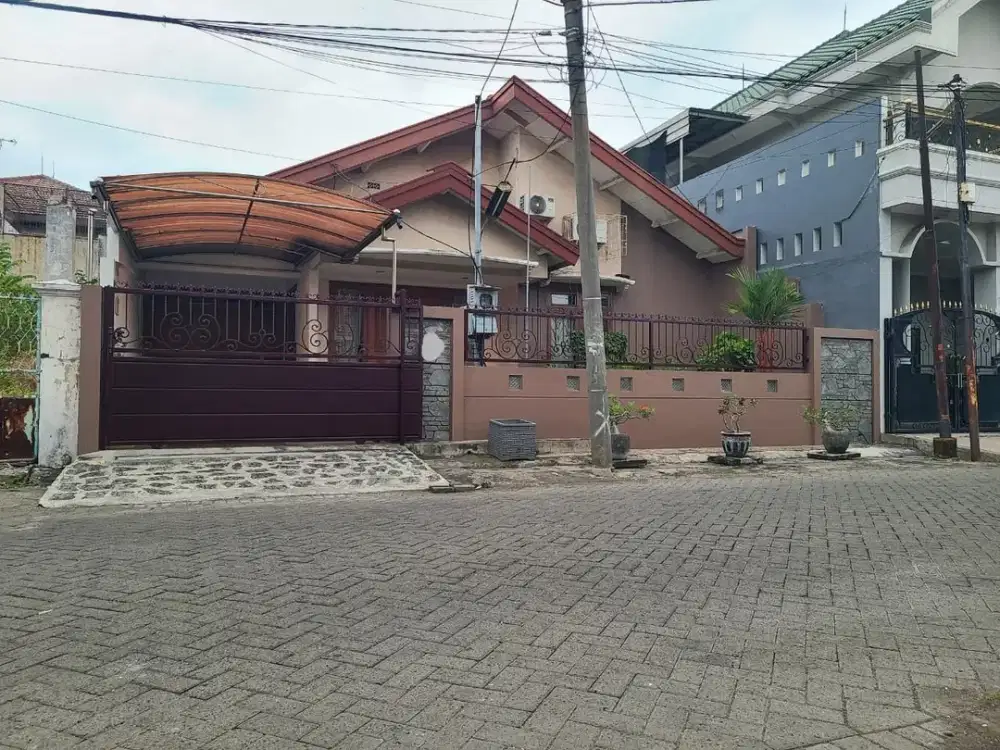 A025 JUAL RUMAH AREA NGAGEL JAYA PUSAT KOTA SURABAYA SIAP HUNI, TERDAPAT GAS PGN