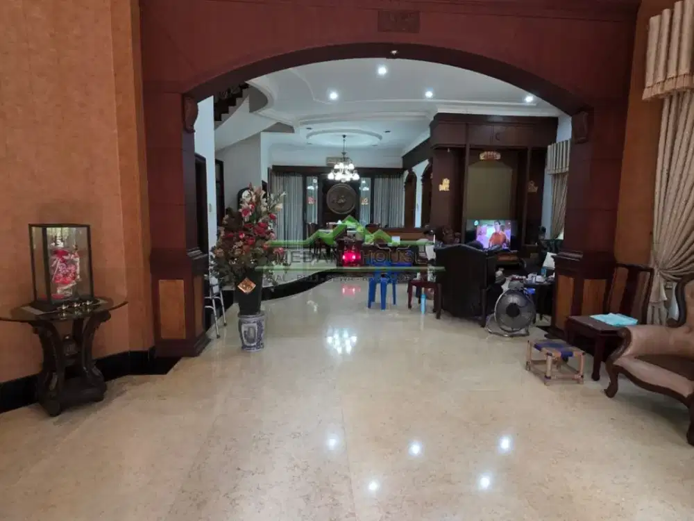 VILLA HOOK GRIYA RIATUR SELATAN TIMUR